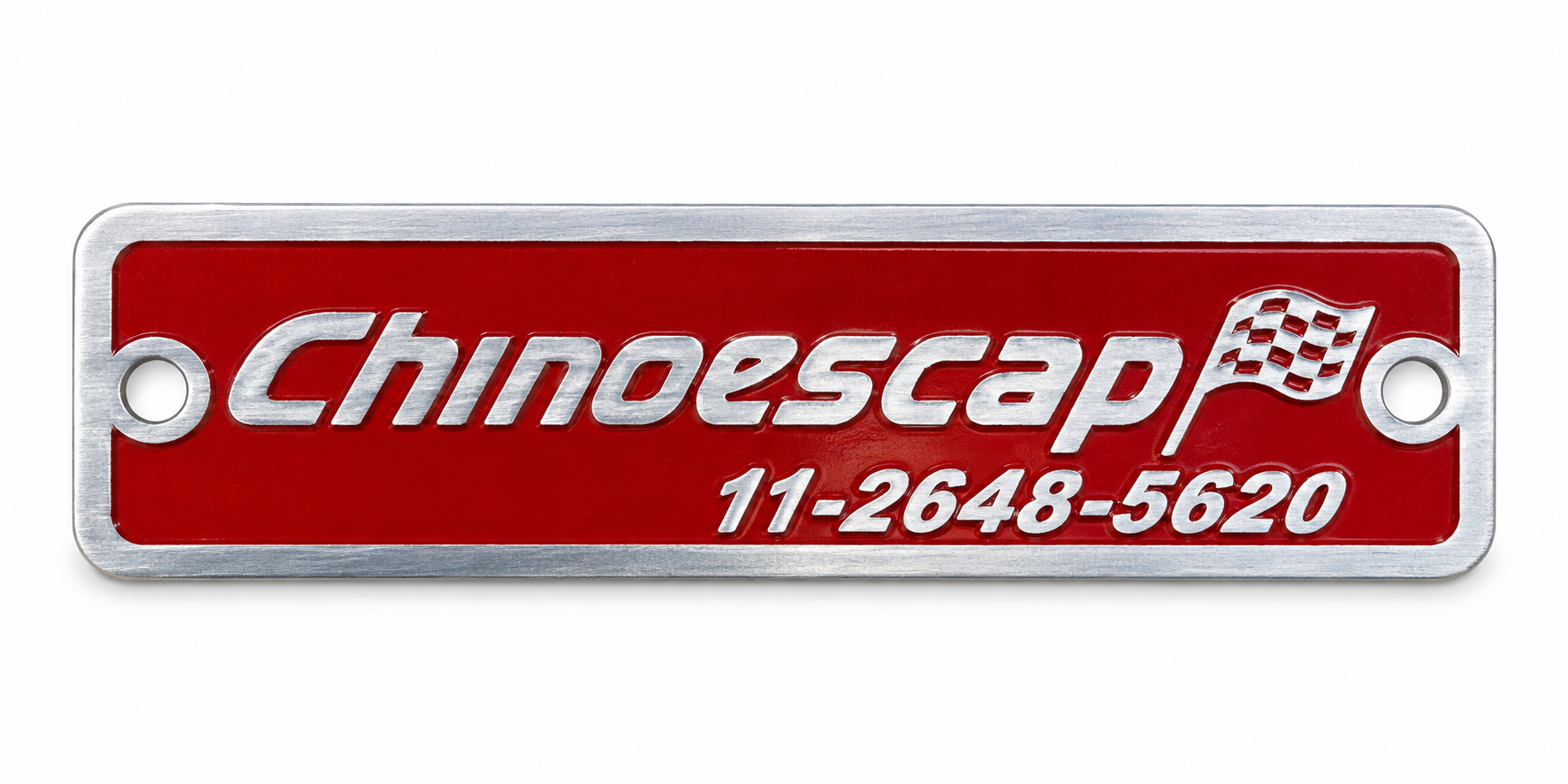 Chapa roja de aluminio impresa y grabada para Chinoescap, con dos agujeros de fijación, realizada por Grabados Fenix